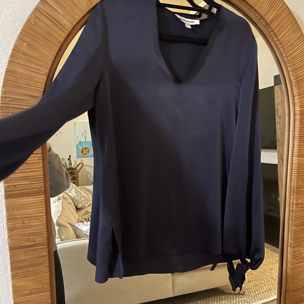 Elizabeth and James silk shirt with tie sleeves in size medium